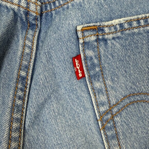 Levi's Wedgie Straight Button Fly Jeans Sz 28 Big E Distressed Raw Hem Cropped - Picture 9 of 13